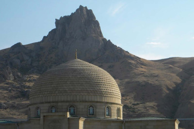 Beş Barmaqda FACİƏ: Paraşütlə atılan qız ÖLDÜ