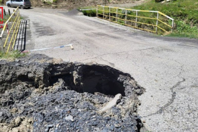 Xınaqlıda körpü çökür