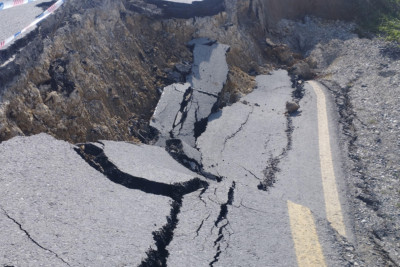 Şamaxının Cabanı–Əngəxaran yolunda torpaq sürüşməsi 