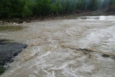 Damarçın çayından sel keçir