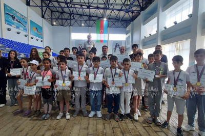 Qusarın gənc üzgüçüləri birincilik uğrunda - FOTO