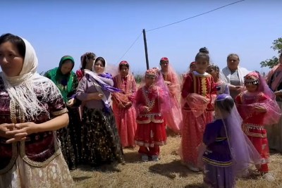 Tatların yaşadığı kəntdən diqqətçəkən adətlər - VİDEO