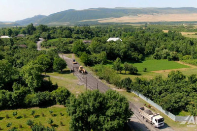 Oğuzda 6 yaşayış məntəqəsini birləşdirən yollar yenidən qurulur
