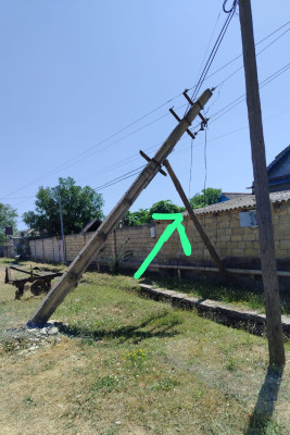 Xaçmazda aşan dirəyi dirək saxlayır  - FOTO