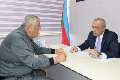 Zaur Mikayılov Xaçmazda vətəndaşları qəbul edib