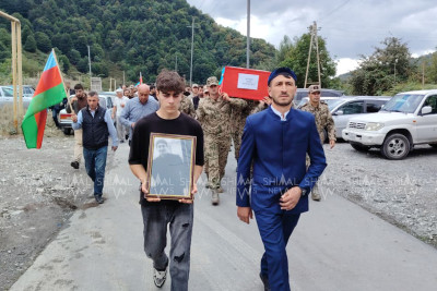 33 il sonra qalıqları tapılan Qəbələ şəhidi dəfn edildi