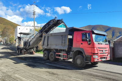 Şəkinin küçələri asfaltlanır, amma narazılıqlar da var
