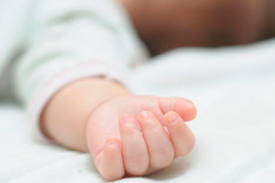 Xaçmazda körpə doğuş zamanı ölüb