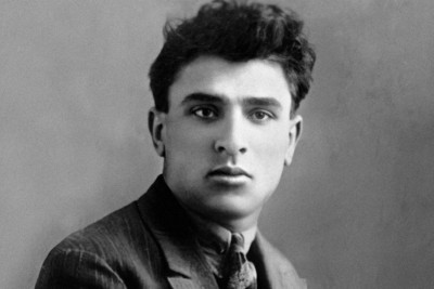 Nakam şair Mikayıl Müşfiqin anım günüdür