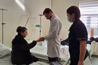 Qusarda 12 nəfər buzda sürüşərək xəsarət alıb