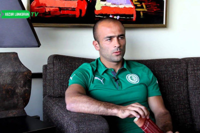 Bir vaxtların məşhur futbolçusu  indi zavodda işləyir