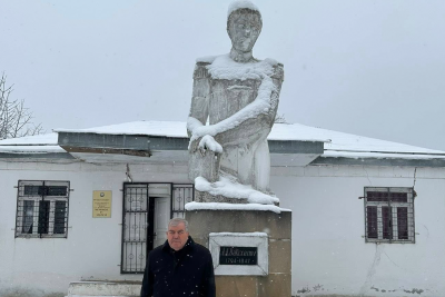 "Qubada xan oğlu Bakıxanova yaraşan bir bina tapılmadı?" – Şairdən qınaq