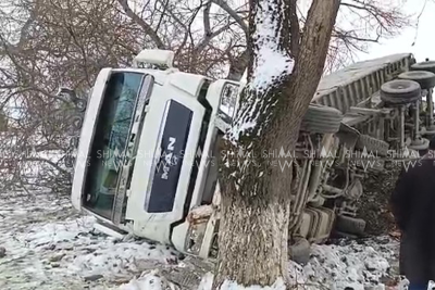 Qubada yük avtomobili aşıb - VİDEO