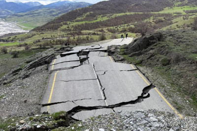 Quba-Qonaqkənd yolundakı sürüşmə ilə bağlı AÇIQLAMA