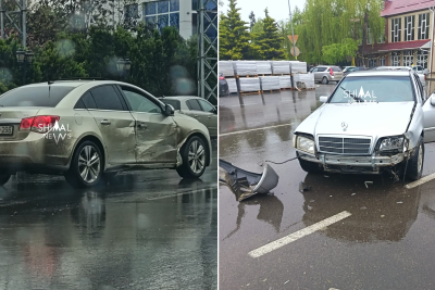 Quba meydanında iki avtomobil toqquşdu - FOTO