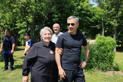 Anar Ələkbərov Qaxda şəhid ailəsini ziyarət edib