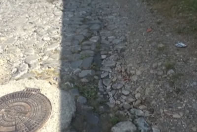 Şəkidə tarixi küçə baxımsız qalıb