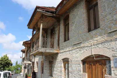 Şəkidə 300 illik kəlağayıların sərgiləndiyi unikal muzey açıldı