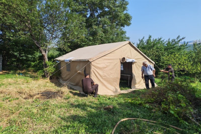 İsmayıllıda evi yararsız vəziyyətə düşən ailə üçün çadır quruldu