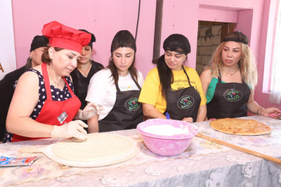 Qubada qədim çörəyin hazırlanması üzrə master-klass keçirilib