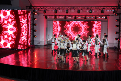 Qəbələdə Moldova kollektivləri festivala rəng qatdılar