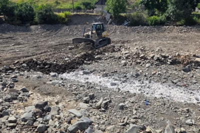 Zaqatalanın Kebeloba kəndində sahilbərkitmə işləri aparılır