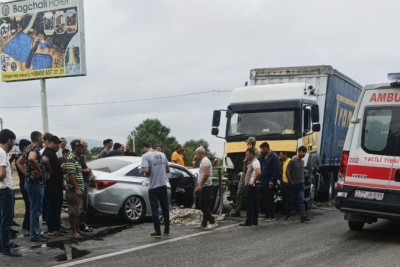 Şabranda yük və minik avtomobilləri toqquşub, ölən var