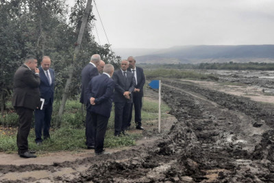 Qusarda su və meliorasiya layihələrinə yerində baxış keçirilib