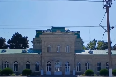 Xaçmaz Dəmiryol Vağzalı yenilənir