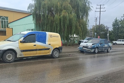 Qubada iki avtomobil toqquşub