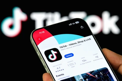 Məktəblərdə "TikTok"a giriş məhdudlaşdırılıb